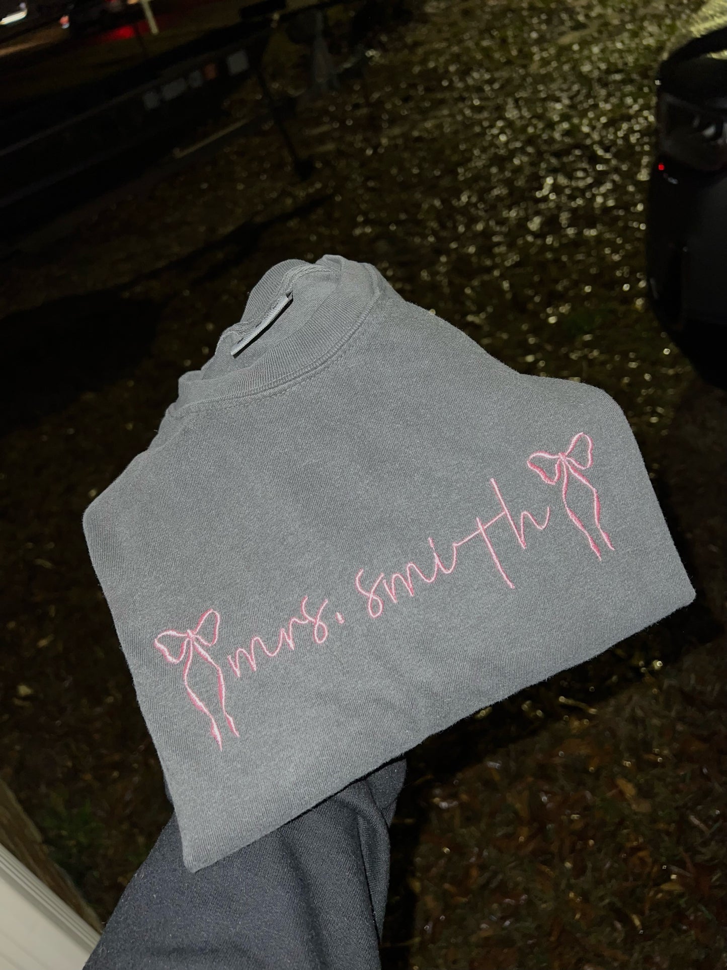 bow embroidery tee