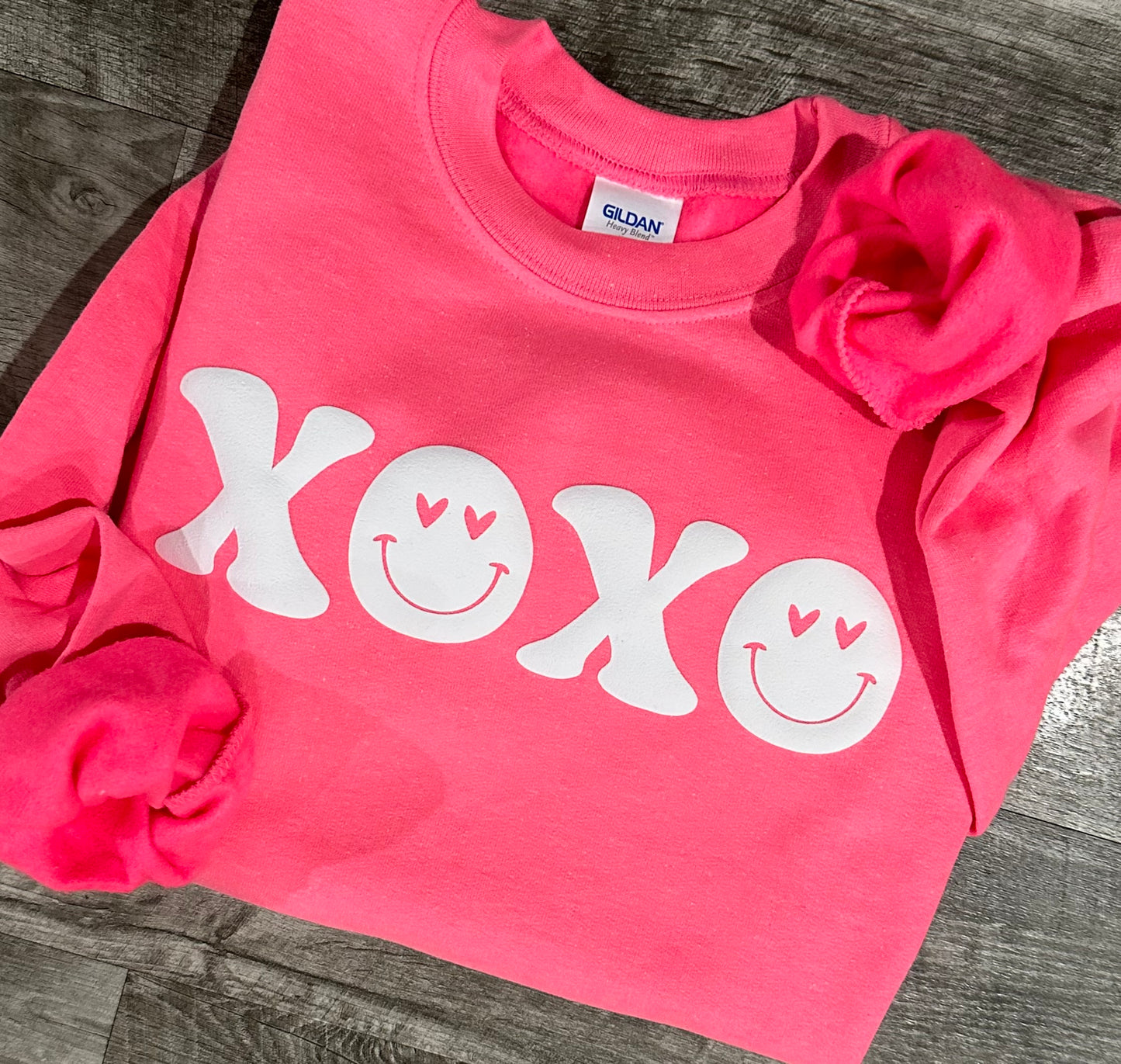 Neon pink xoxo smiley swsh