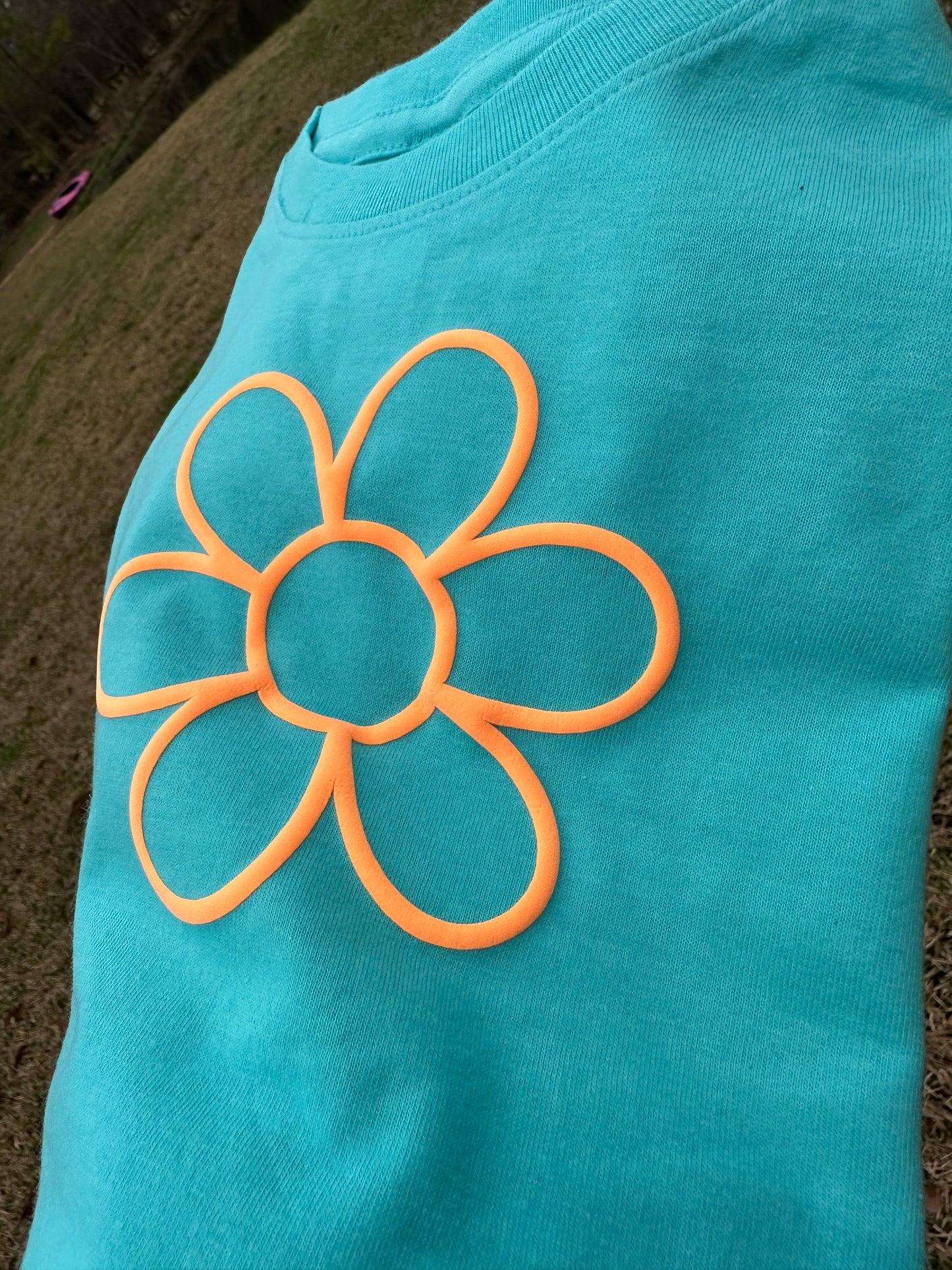 Puff Daisy tee