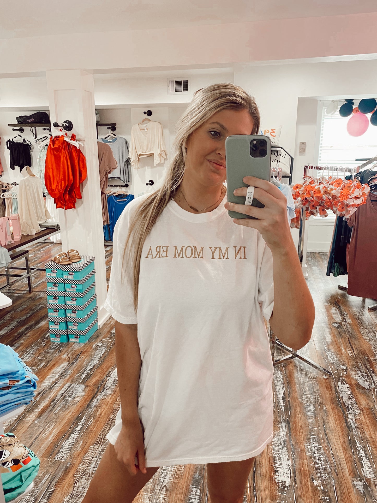 In my mom era embroidered tee